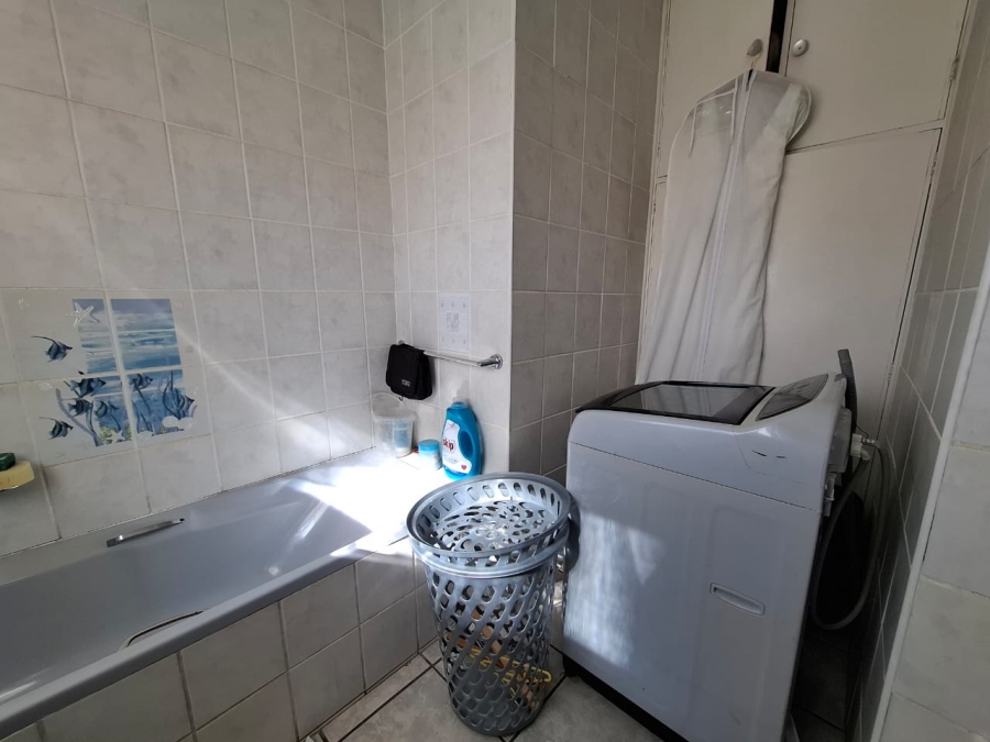 4 Bedroom Property for Sale in Hospitaalpark Free State